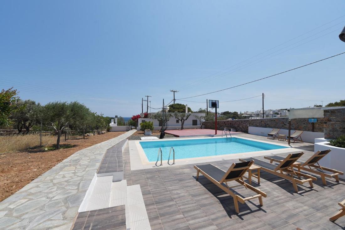 Flora'S Beach And Pool Villa In Syros Liaropá Dış mekan fotoğraf