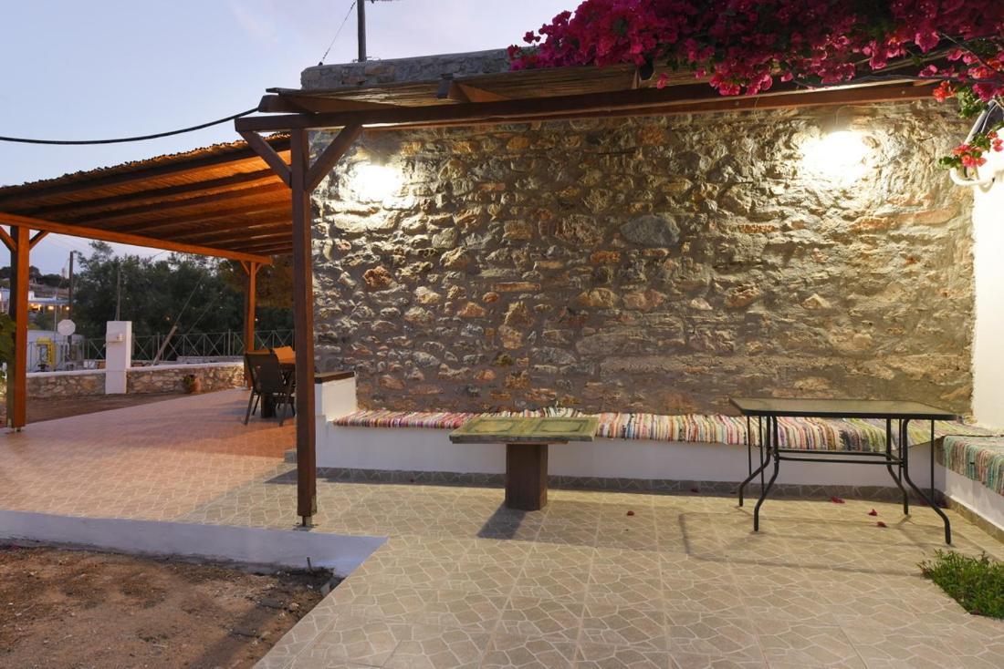 Flora'S Beach And Pool Villa In Syros Liaropá Dış mekan fotoğraf
