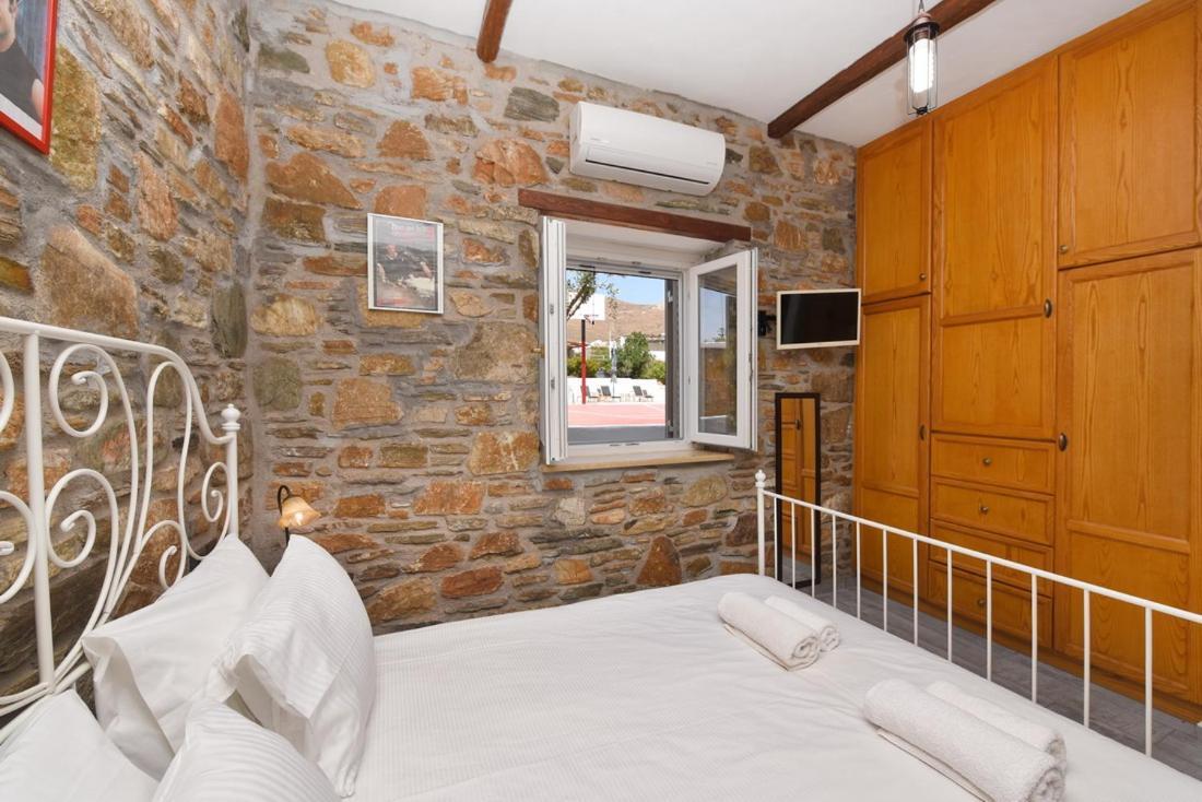 Flora'S Beach And Pool Villa In Syros Liaropá Dış mekan fotoğraf