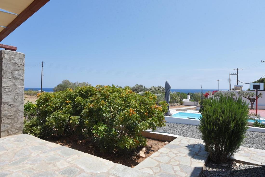 Flora'S Beach And Pool Villa In Syros Liaropá Dış mekan fotoğraf